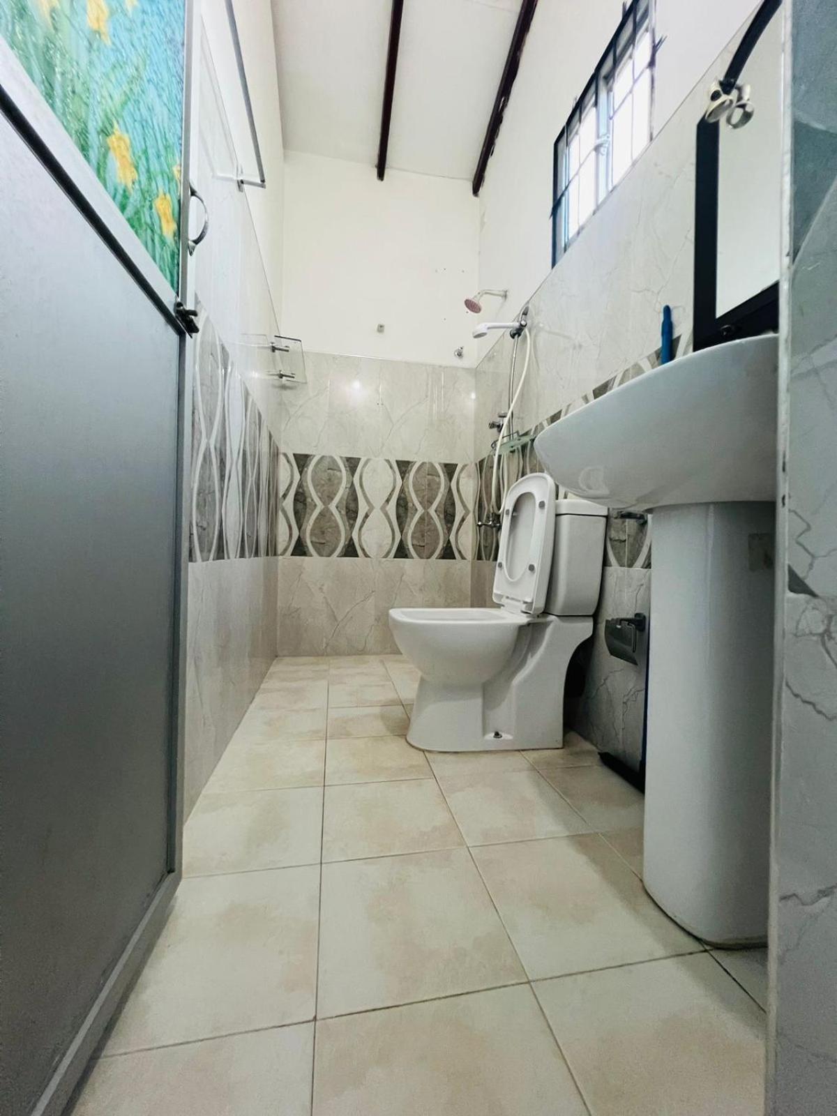 Honey Beach Hostel 尼甘布 外观 照片
