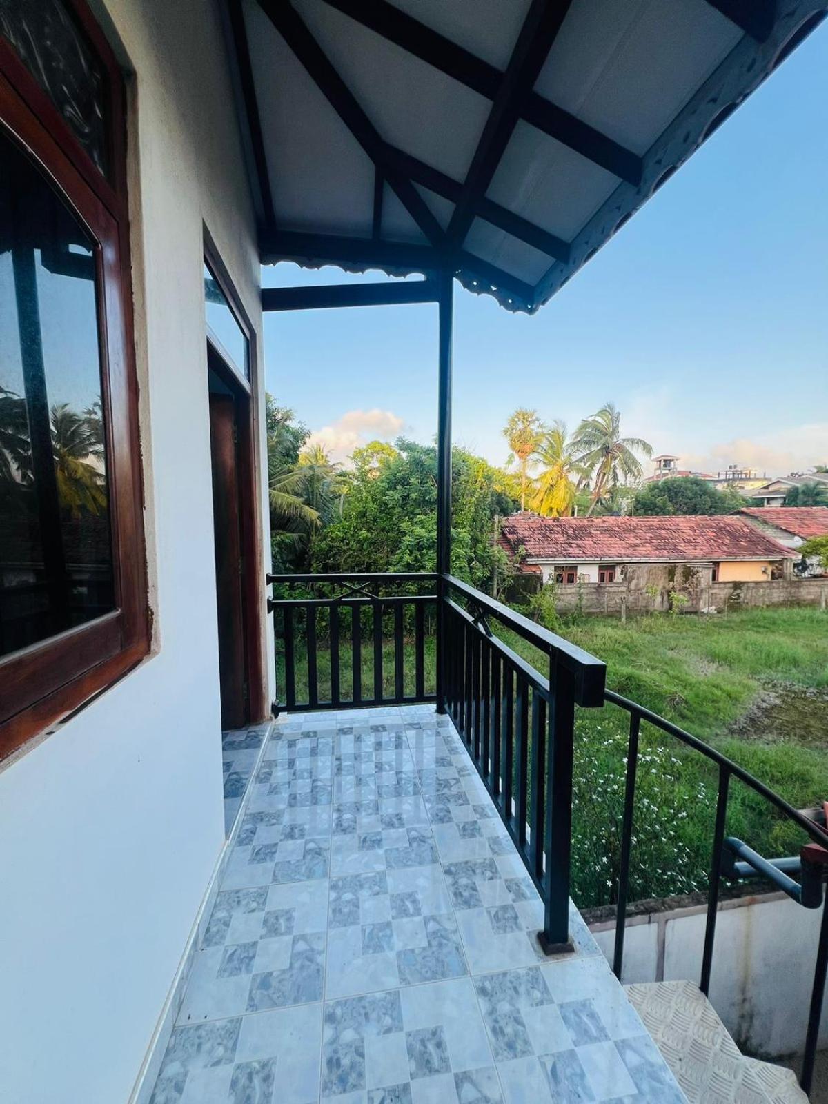 Honey Beach Hostel 尼甘布 外观 照片