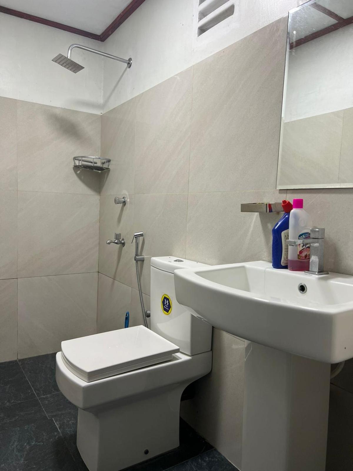 Honey Beach Hostel 尼甘布 外观 照片