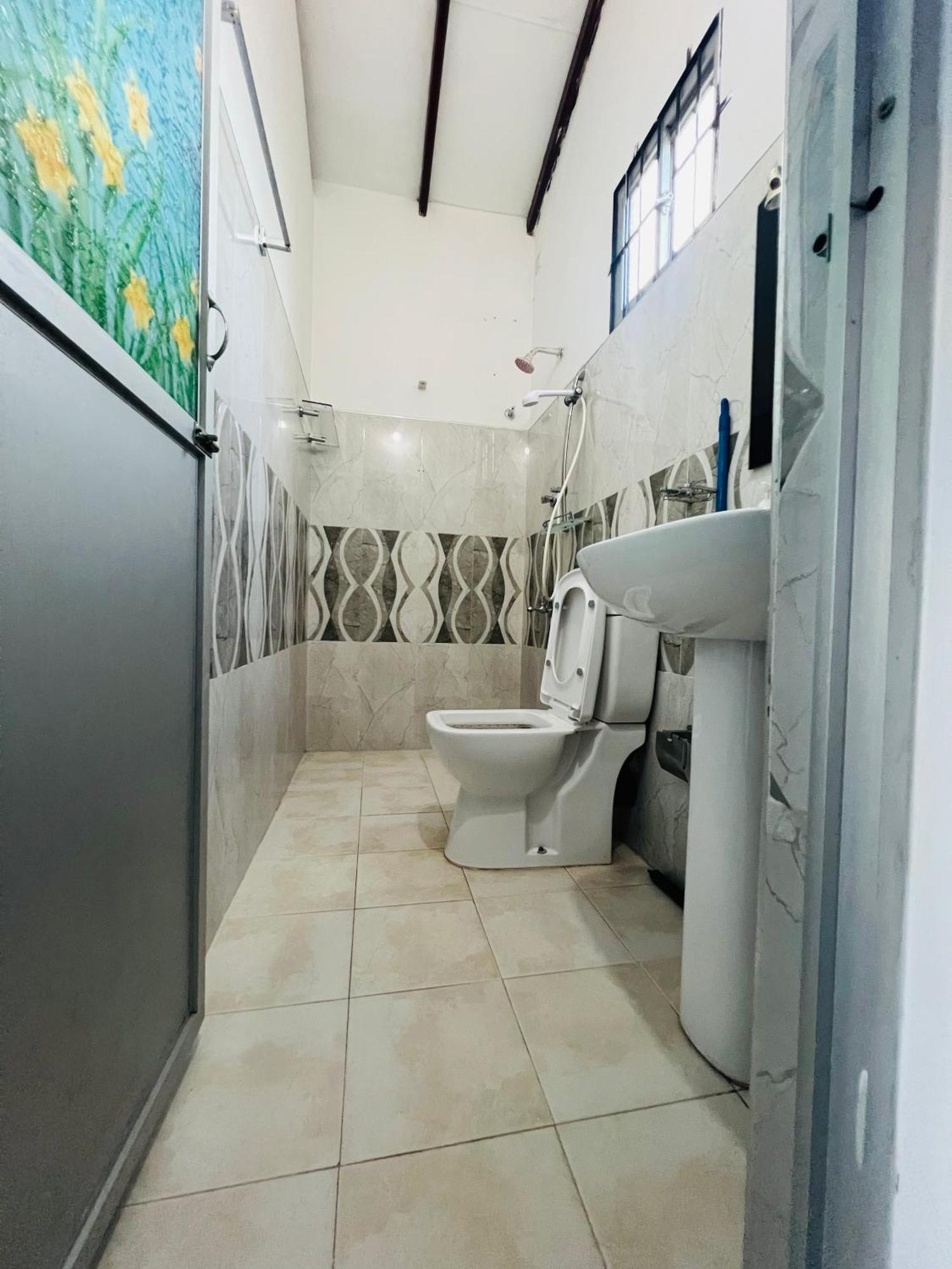 Honey Beach Hostel 尼甘布 外观 照片