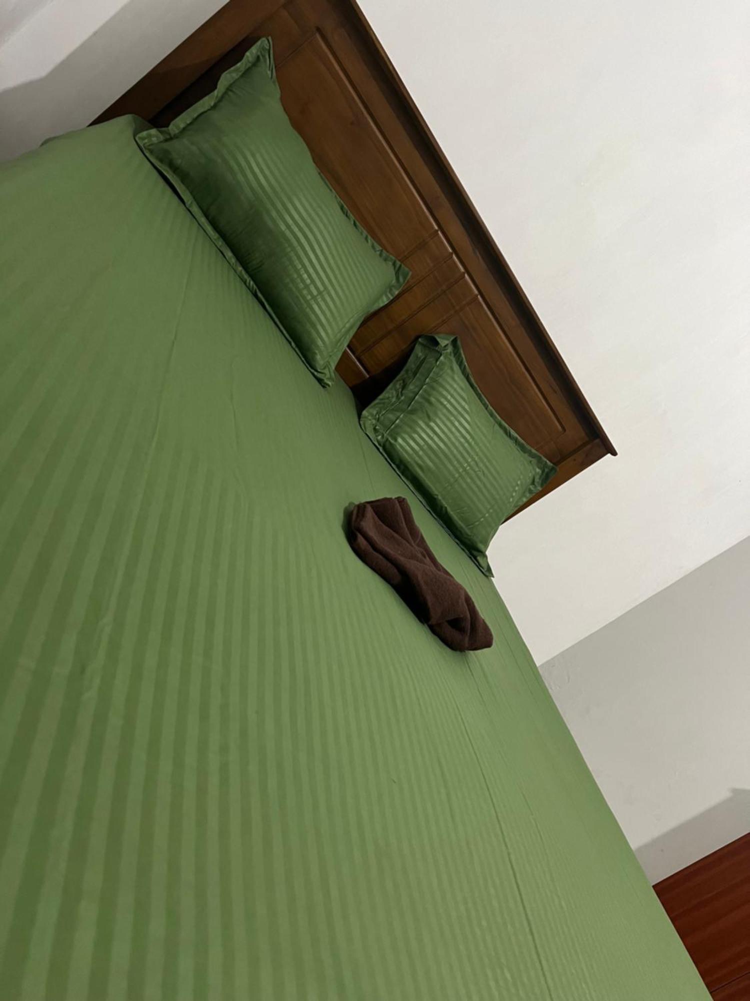 Honey Beach Hostel 尼甘布 外观 照片