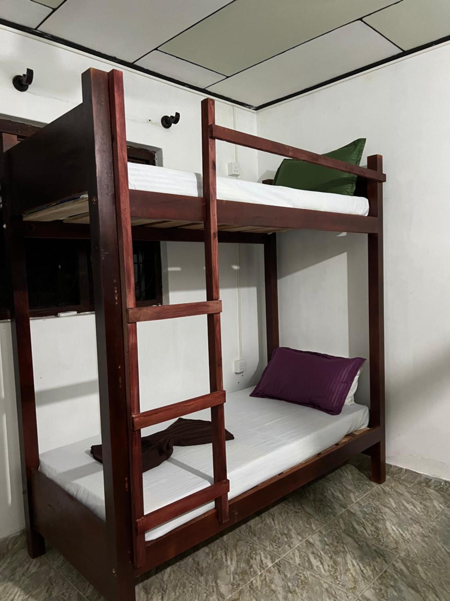 Honey Beach Hostel 尼甘布 外观 照片